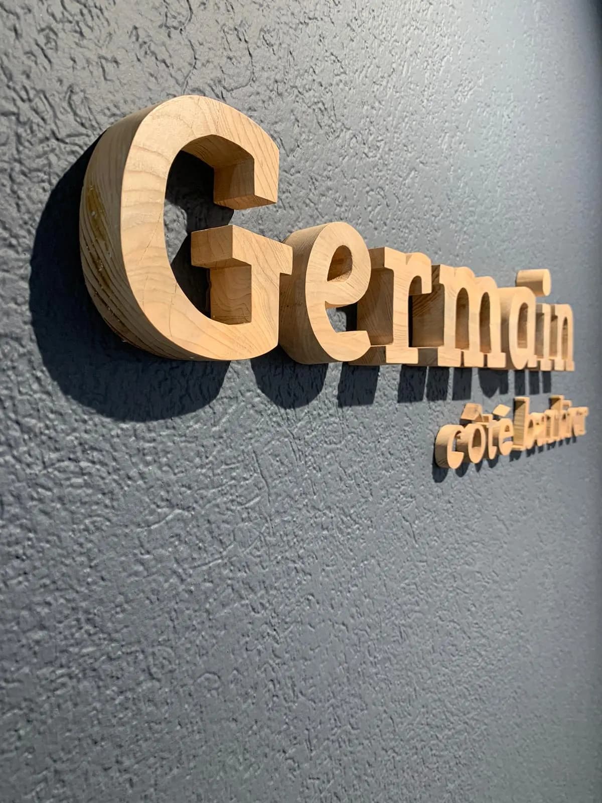 L'intérieur du salon Germain à Genève